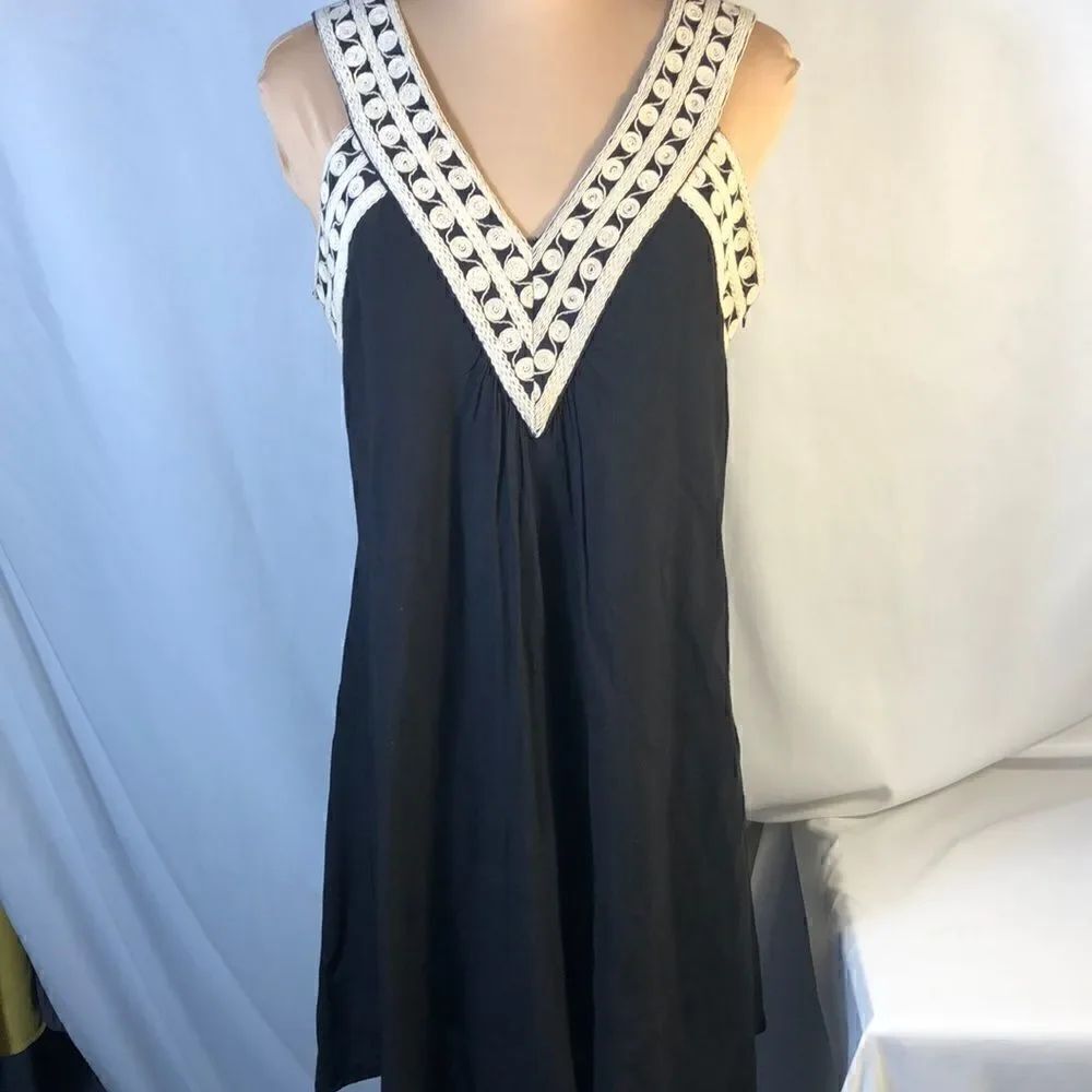 Theme women’s size S embroidery accented mini dress